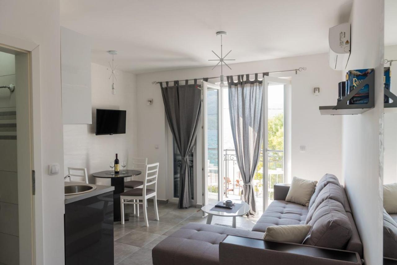 " Tiamat " Apartmani Tivat Exterior photo